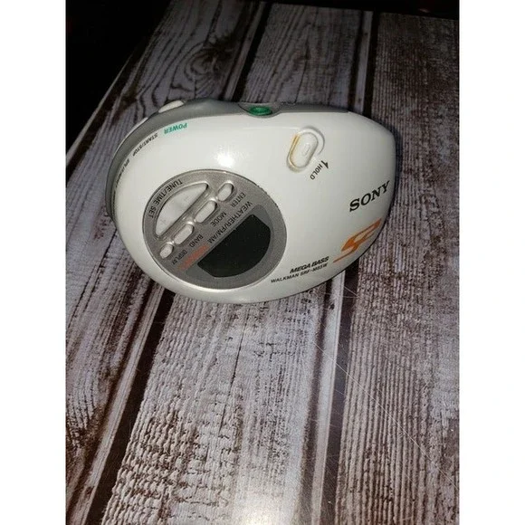 Sony SRFM85W S2 AM/FM Armband Walkman Radio